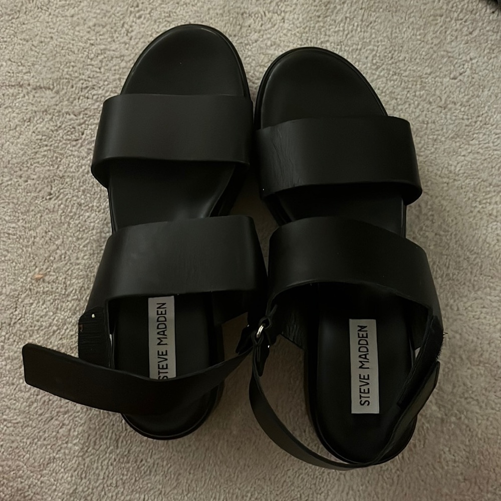 Steve Madden platform black sandals